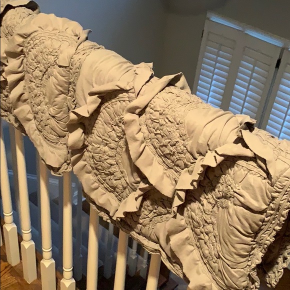 Anthropologie Rivulets Jersey Quilt and Shams. - Picture 5 of 5